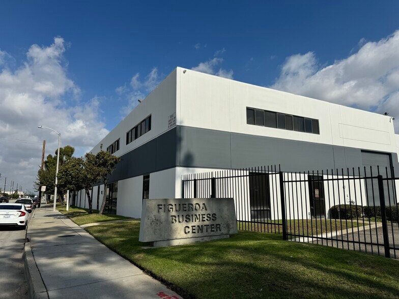 17202-17234 S Figueroa St, Gardena, CA for lease - Building Photo - Image 1 of 2