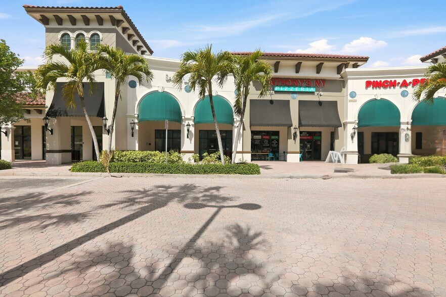 10020 Coconut Rd, Estero, FL à louer - Photo du bâtiment - Image 2 de 14