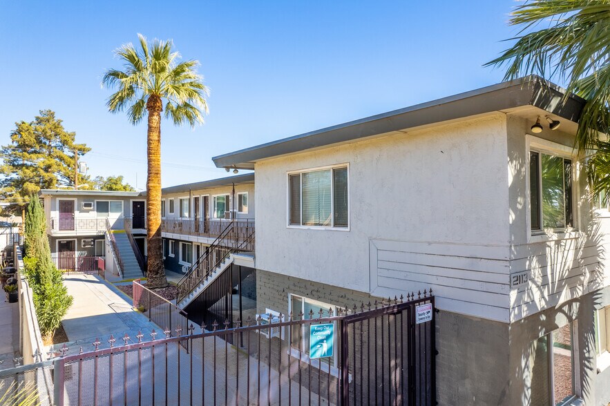 2113 Sunrise Ave, Las Vegas, NV à vendre - ProVideo LoopNet - Image 2 de 2