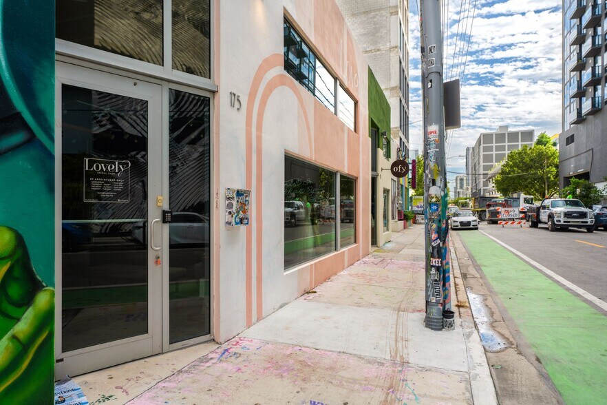 175 NW 25th St, Miami, FL à louer - Photo du bâtiment - Image 3 de 4