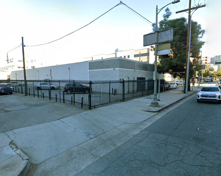 1607 S Grand Ave, Los Angeles, CA à vendre - Photo du bâtiment - Image 2 de 12
