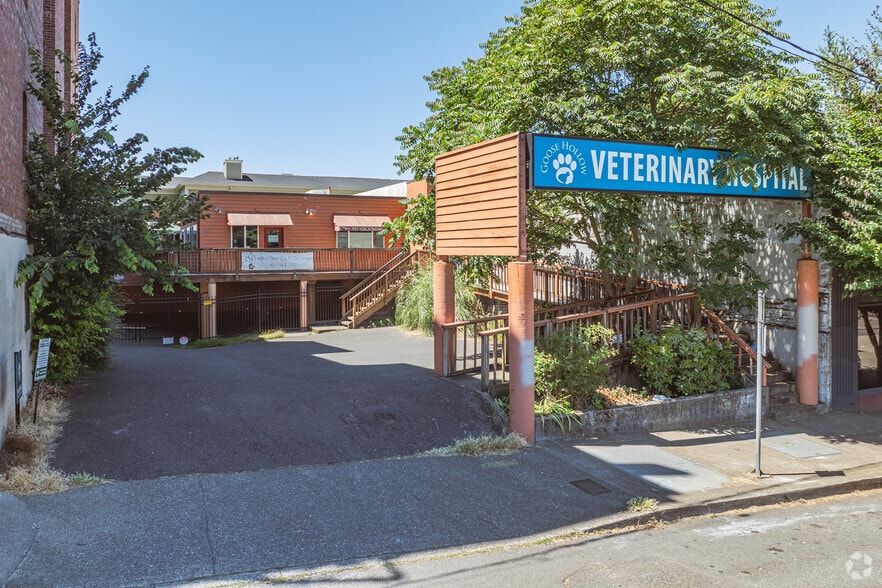 1411 SW 14th Ave, Portland, OR for lease - Building Photo - Image 2 of 20