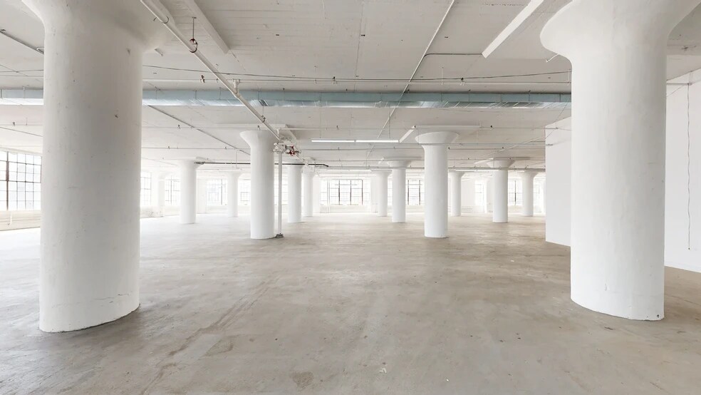 4000-4014 1st Ave, Brooklyn, NY à louer - Numérisation 3D de Matterport - Image 3 de 10