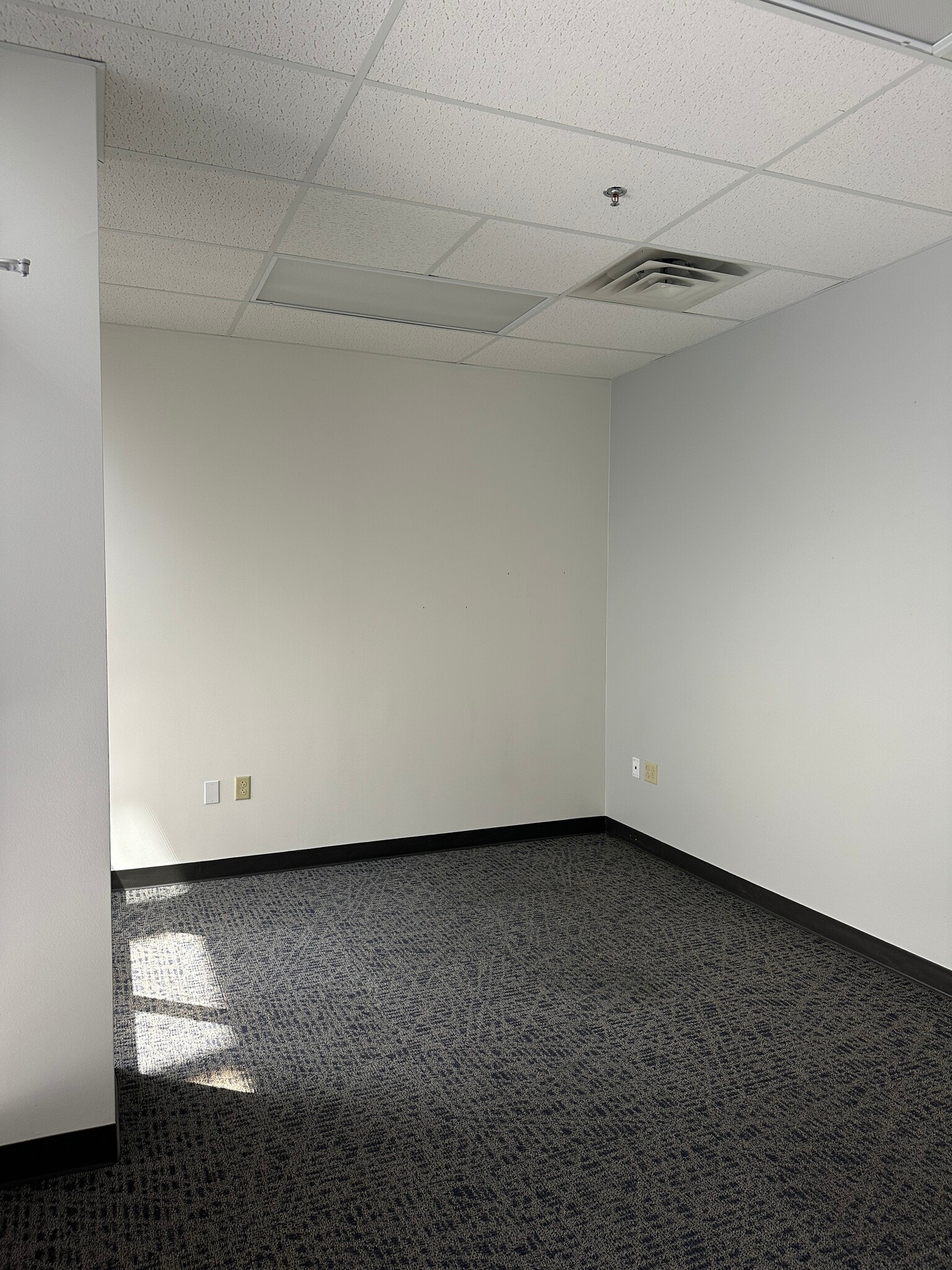 6115 Camp Bowie Blvd, Fort Worth, TX for lease Interior Photo- Image 1 of 4