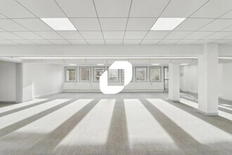 Office in Boulogne-Billancourt for lease Interior Photo- Image 2 of 18