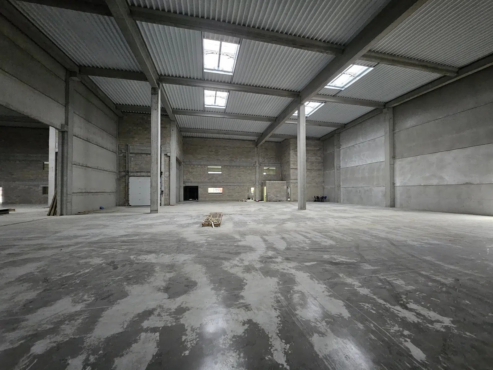 Office in Moissy-Cramayel for lease Building Photo- Image 1 of 7