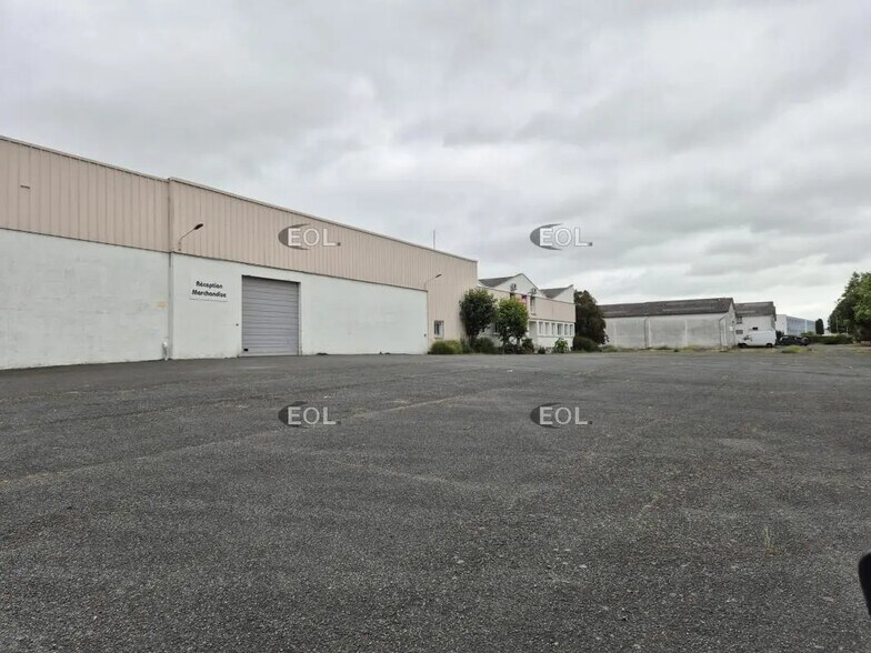 13 Avenue De La Coopération, Loudun à louer - Photo du bâtiment - Image 2 de 4