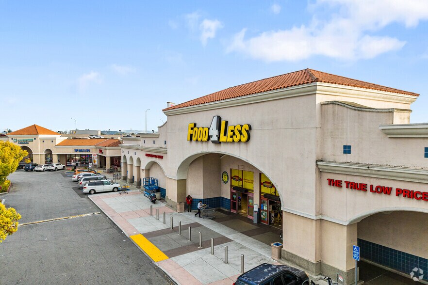 3000-3160 Baldwin Park Blvd, Baldwin Park, CA à louer - Photo du bâtiment - Image 1 de 14