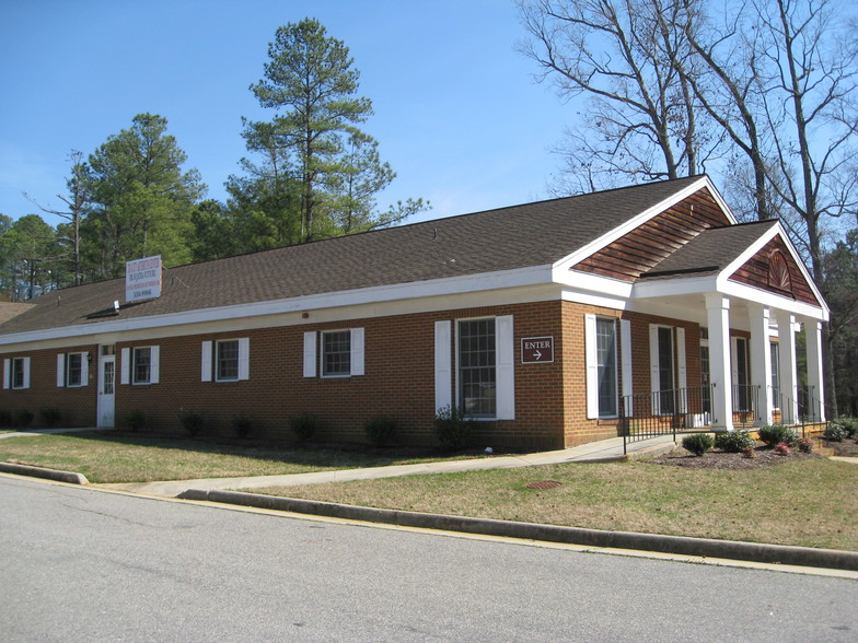 110 Old Bermuda Hundred Rd, Chester, VA à louer - Photo du bâtiment - Image 1 de 3