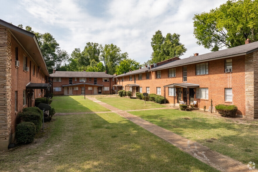 4015 Summer Ave, Memphis, TN for sale - Building Photo - Image 3 of 11