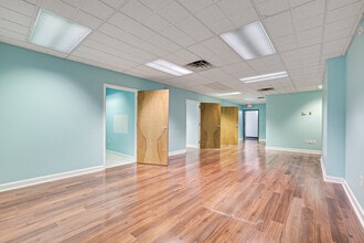 107 Cedar Grove Ln, Somerset, NJ for lease Interior Photo- Image 2 of 12