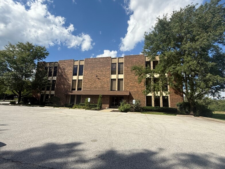 7800 W College Dr, Palos Heights, IL for lease - Building Photo - Image 3 of 24
