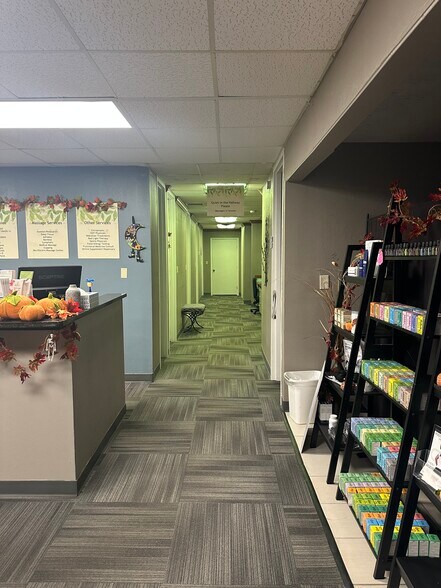 5300 N Meridian Ave, Oklahoma City, OK à louer - Photo du bâtiment - Image 2 de 12