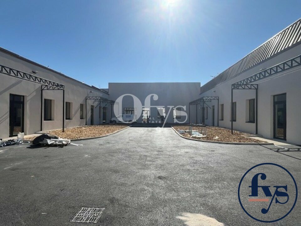 33 Avenue Du Docteur Georges Lévy, Vénissieux for lease Building Photo- Image 1 of 8