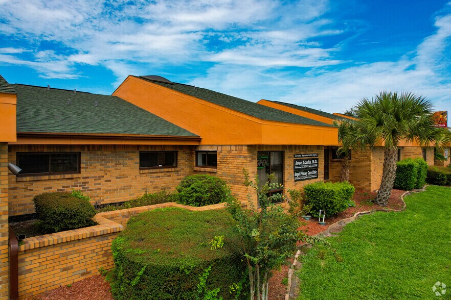 1500 Lakeland Hills Blvd, Lakeland, FL à louer - Photo du bâtiment - Image 1 de 8