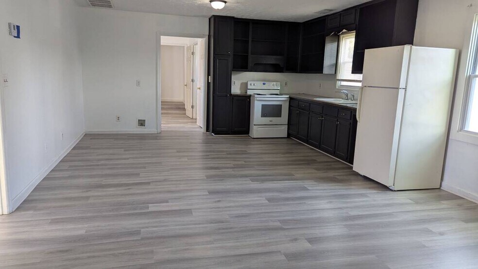 2202 Canton Hwy, Cumming, GA for lease - Interior Photo - Image 3 of 19