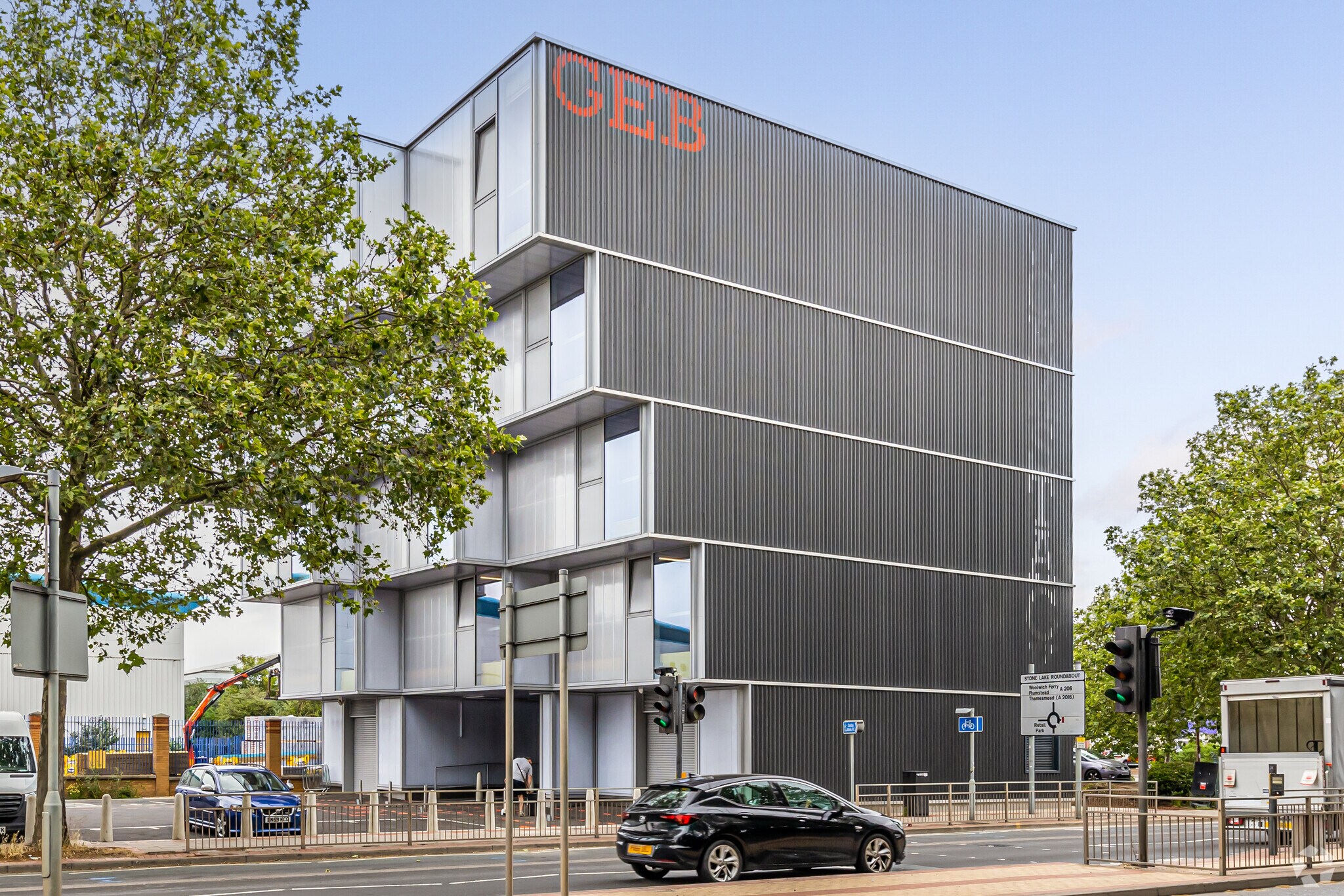 599 Woolwich Rd, Londres à louer Photo principale- Image 1 de 4