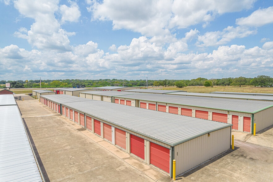 1618 W State Highway 71, La Grange, TX for sale - Building Photo - Image 3 of 7