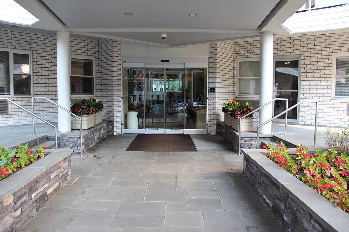 300 Martine Ave, White Plains, NY à louer Photo principale- Image 1 de 7