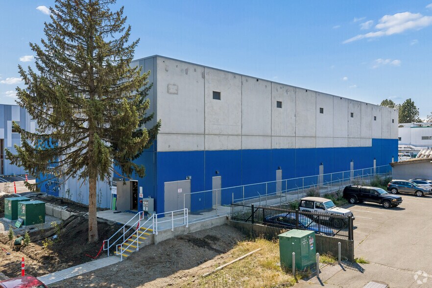 7411 Lowland Dr, Burnaby, BC for sale - Building Photo - Image 2 of 3