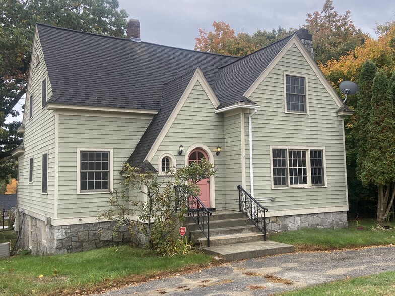 416 Donald St, Bedford, NH for sale - Primary Photo - Image 1 of 1