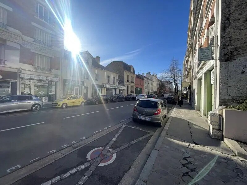 Retail in Asnières-sur-Seine for sale Building Photo- Image 1 of 3