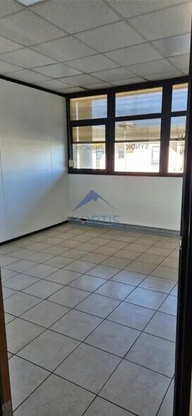 Bureau dans Bron à louer - Photo intérieure - Image 2 de 6