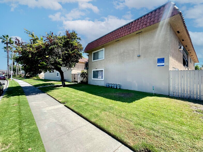 1512 S 9th St, Anaheim, CA à vendre - Photo du bâtiment - Image 2 de 12