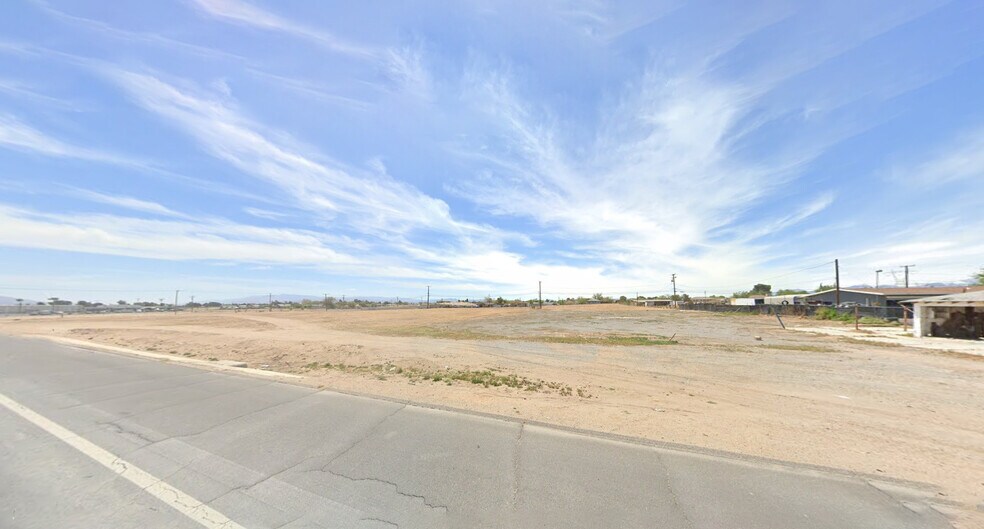 14043 Palmdale Rd, Victorville, CA à vendre - Photo principale - Image 1 de 3