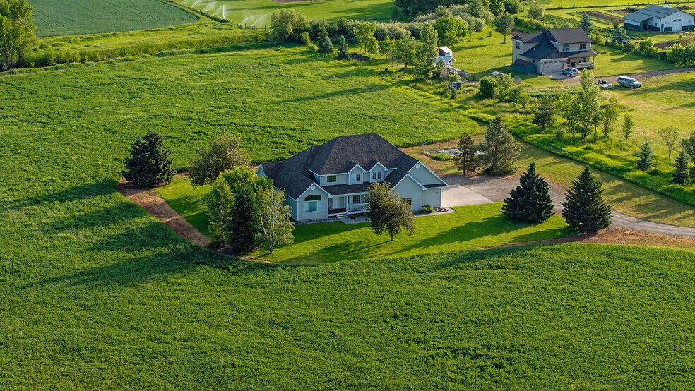 3849 Staffanson Rd, Bozeman, MT à vendre - Photo du bâtiment - Image 2 de 20