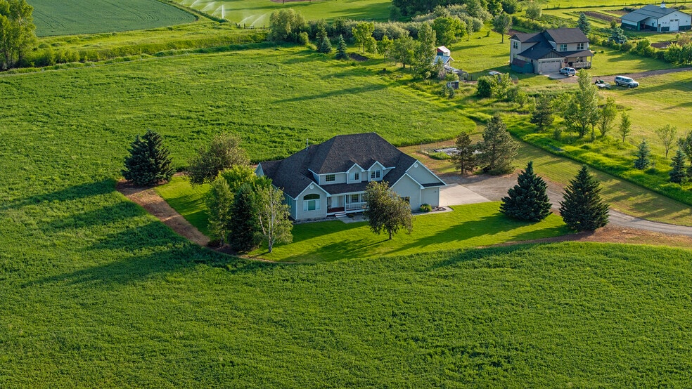 3849 Staffanson Rd, Bozeman, MT à vendre - Photo du bâtiment - Image 2 de 20
