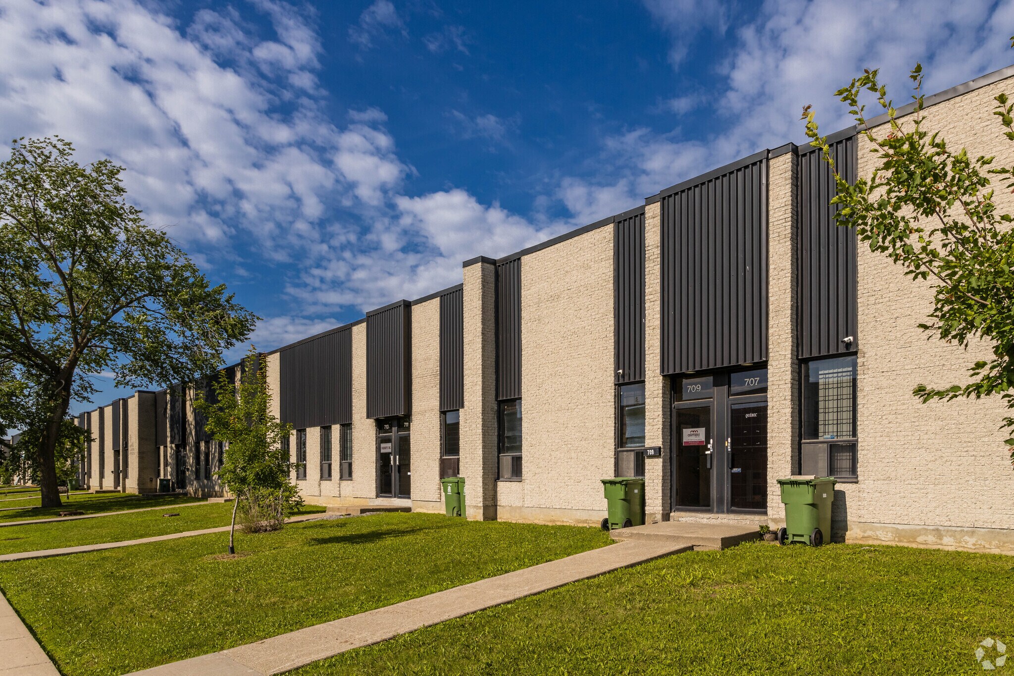 679-701 Av Meloche, Dorval, QC à vendre Photo du bâtiment- Image 1 de 1