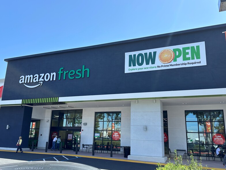 18000-18122 Brookhurst, Fountain Valley, CA à louer - Photo du bâtiment - Image 2 de 8