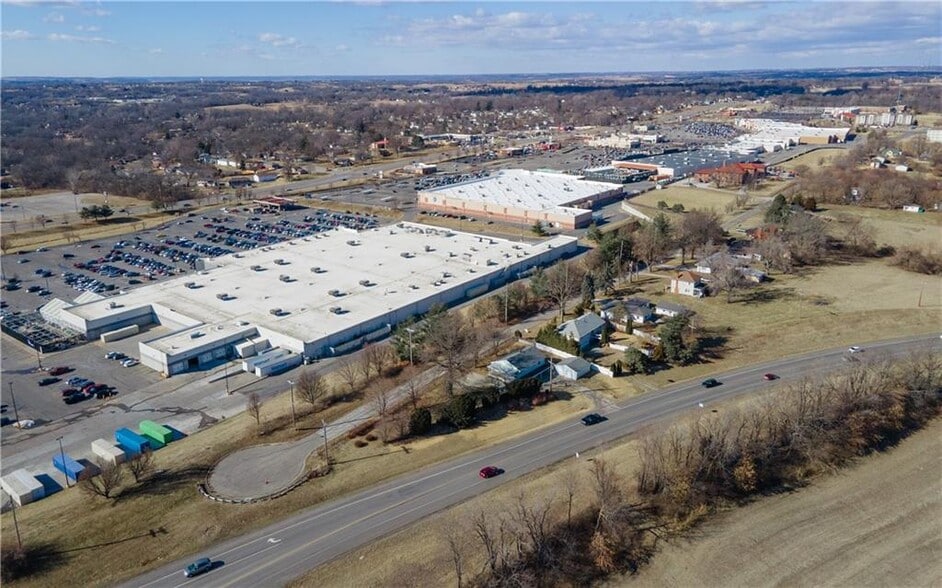 169 Highway & Cook Road, Saint Joseph, MO for sale - Building Photo - Image 3 of 12