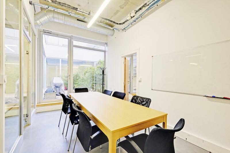 Bureau dans Montrouge à vendre - Photo du bâtiment - Image 3 de 17