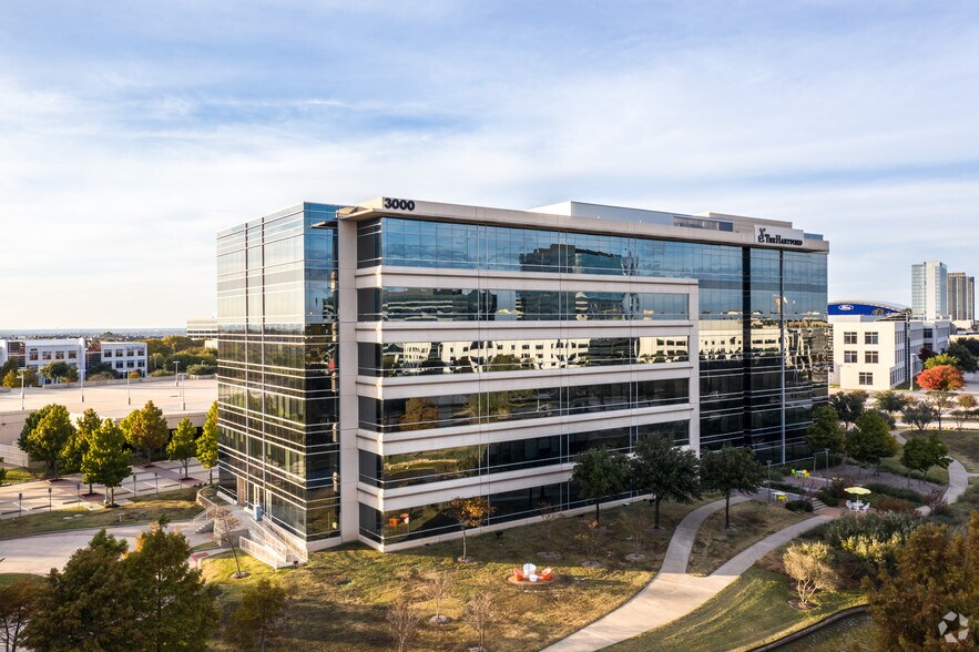 3000 Internet Blvd, Frisco, TX à louer - Photo du bâtiment - Image 2 de 4
