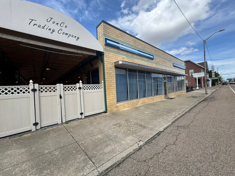 35 W Main St, Mascoutah, IL à louer - Photo du bâtiment - Image 2 de 11