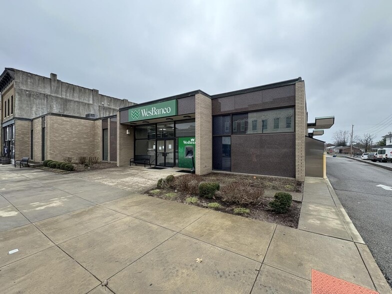 128 S Main St, Lawrenceburg, KY for sale - Primary Photo - Image 1 of 12