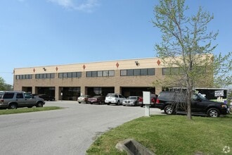 10821 Plantside Dr, Louisville, KY for lease Interior Photo- Image 2 of 9