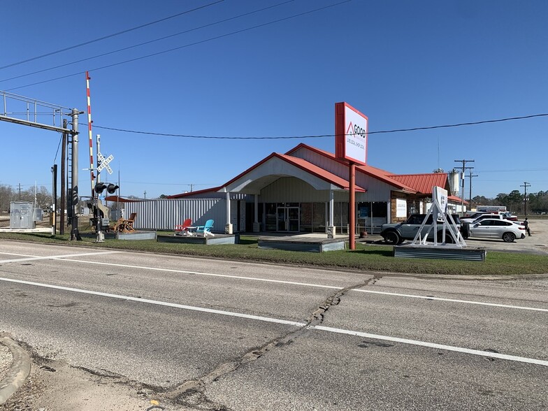 502 N Washington Ave, Cleveland, TX à vendre - Photo principale - Image 1 de 1