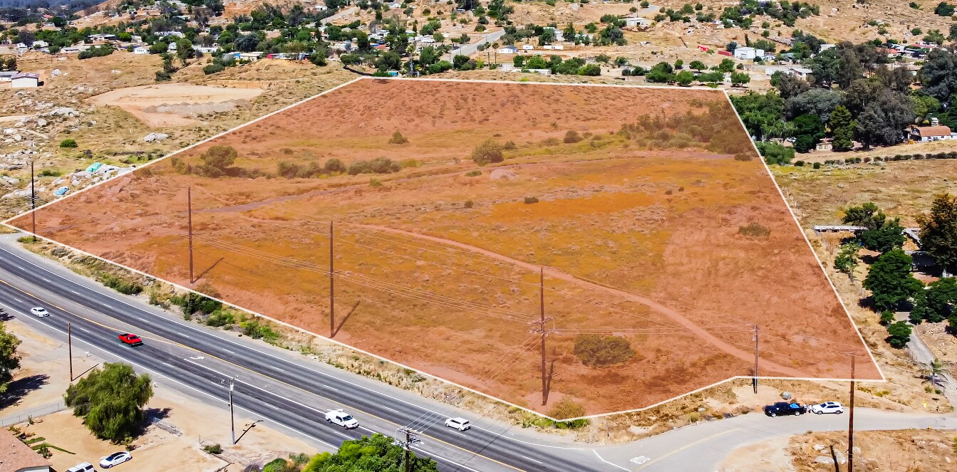 Highway 74, Perris, CA à vendre Photo du bâtiment- Image 1 de 15