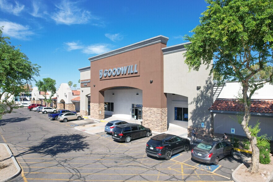 N Gilbert Rd, Mesa, AZ à louer - Photo du bâtiment - Image 3 de 22