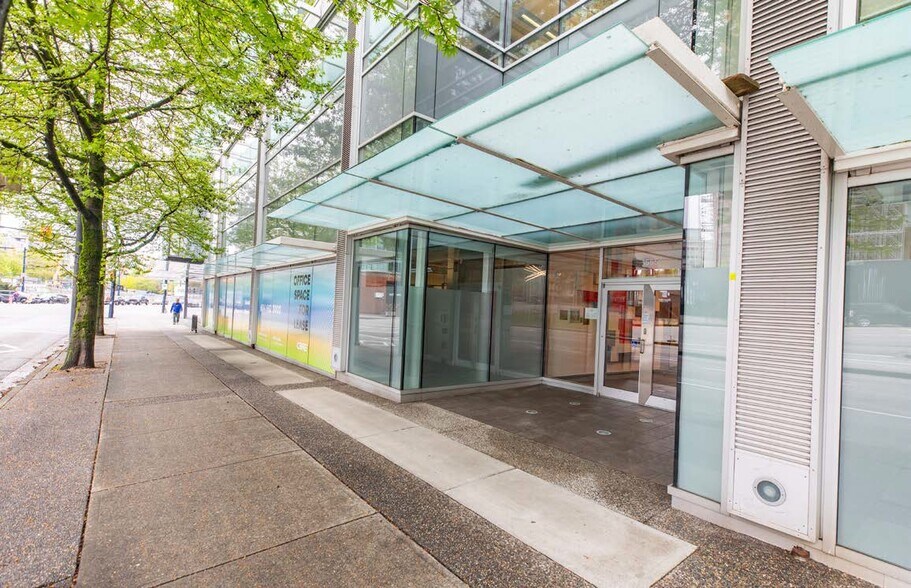 1529 Pender St W, Vancouver, BC à louer - Photo du bâtiment - Image 2 de 12