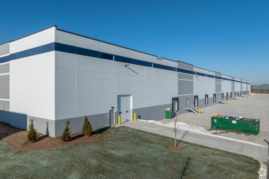 757 N Independence Blvd, Romeoville, IL for lease - Building Photo - Image 3 of 6