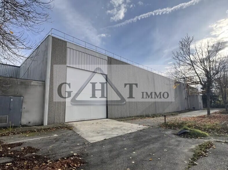 Industrial in Creil for sale - Building Photo - Image 2 of 3