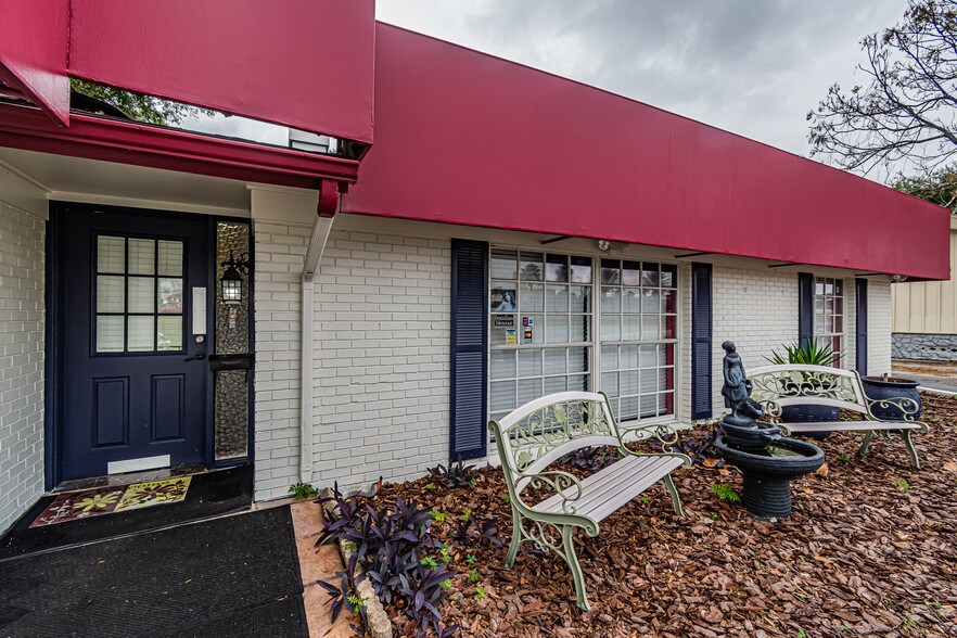 264 E Altamonte Dr, Altamonte Springs, FL à louer - Photo du bâtiment - Image 3 de 11