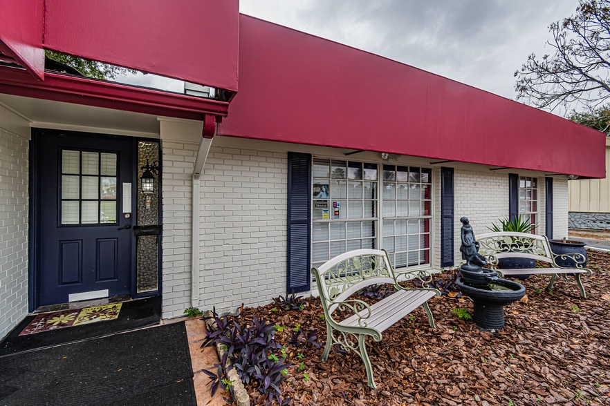 264 E Altamonte Dr, Altamonte Springs, FL à louer - Photo du bâtiment - Image 3 de 11