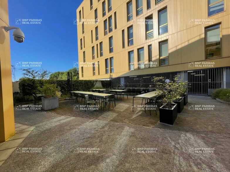 78 Rue Nicolas Appert, Lezennes for lease - Building Photo - Image 2 of 19