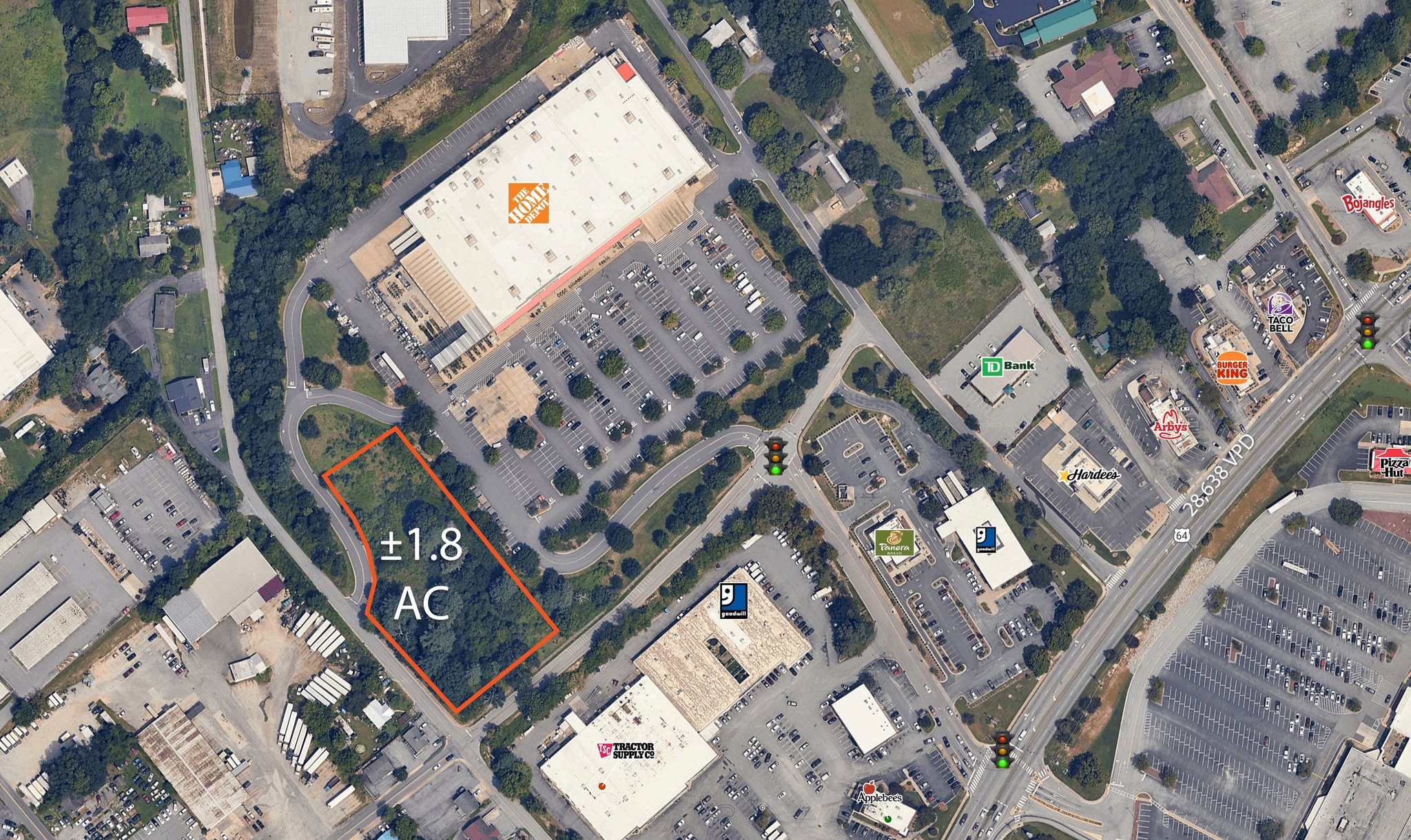 999 Linda Vista Drive, Hendersonville, NC for sale Primary Photo- Image 1 of 3