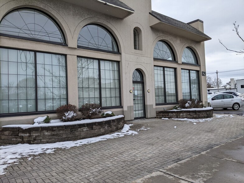 829-831 W Genesee St, Syracuse, NY à louer - Photo du bâtiment - Image 3 de 8